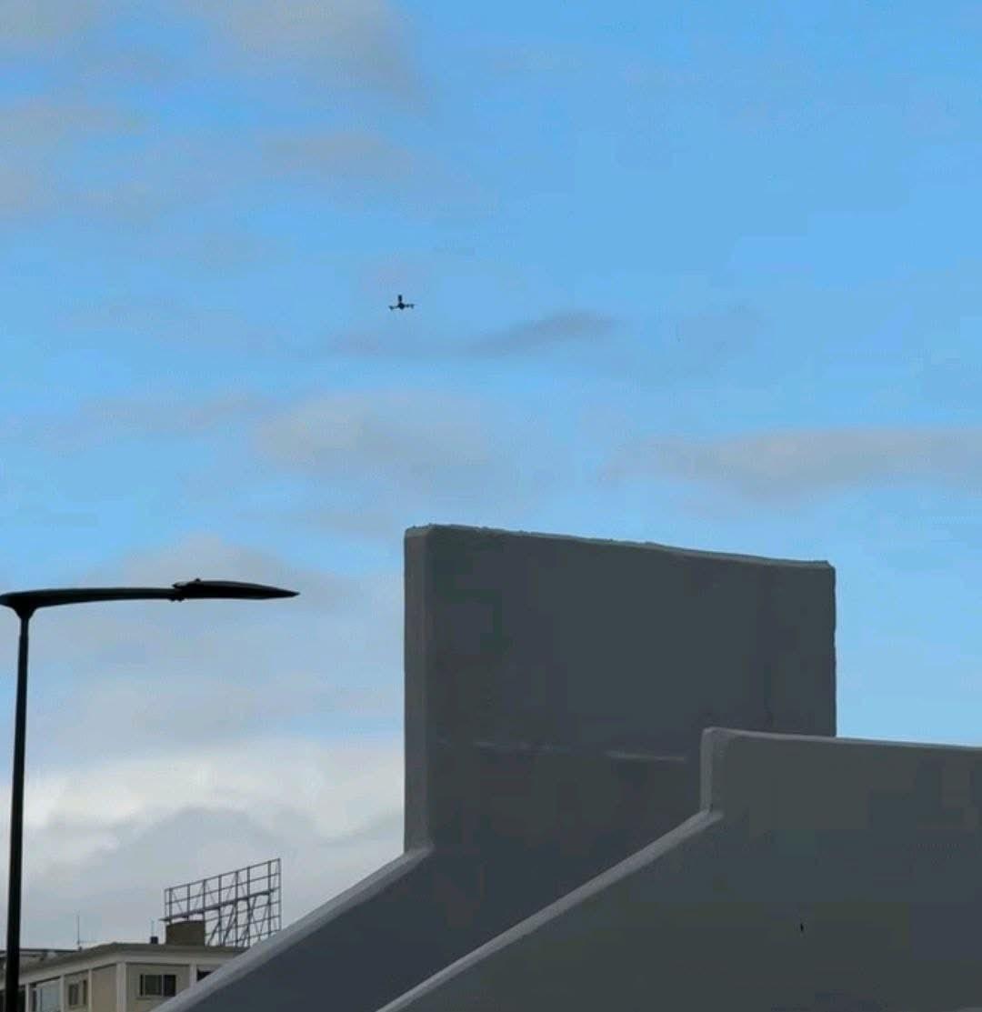 在线体育-刺探军情？备战非洲杯铜牌战的埃及队在训练中疑遭无人机监视