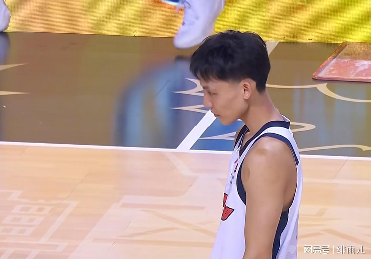 8868体育平台-无缘国家队12人大名单？徐杰伤情曝光，男篮后卫线惨遭重大打击！